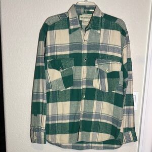 Wilderness men’s flannel Green and Cream Plaid Men's‎ Shirt